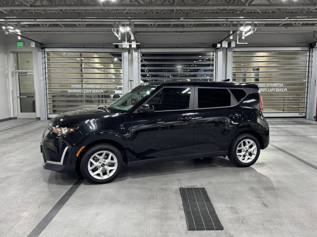 2023 Kia Soul S — photo 1 of 13