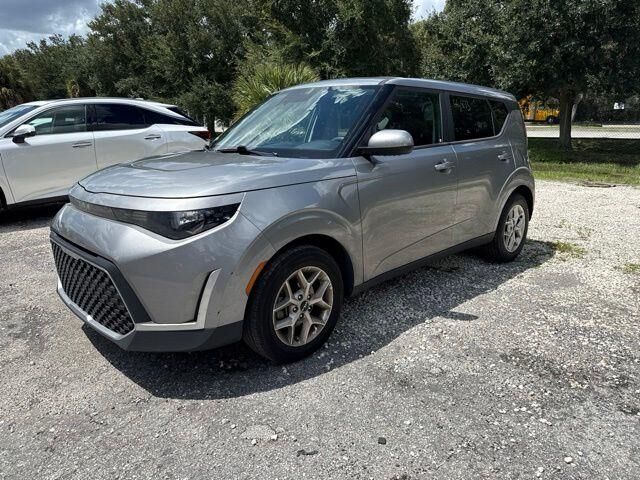 2024 Kia Soul LX — photo 1 of 13