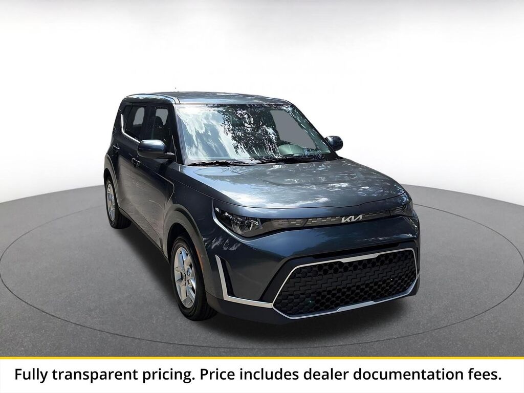 2025 Kia Soul LX — photo 1 of 2