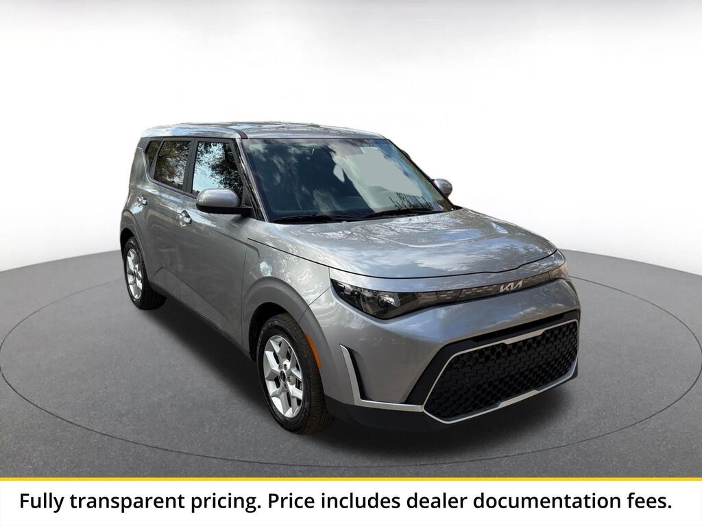 2025 Kia Soul LX — photo 1 of 2