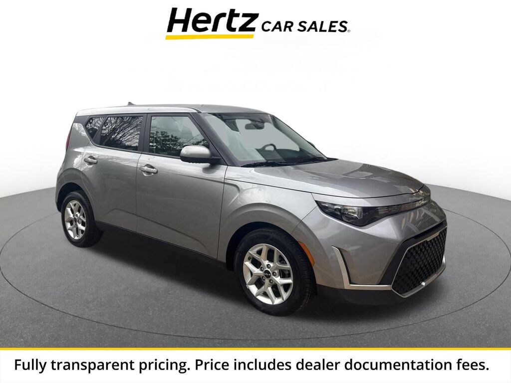 2025 Kia Soul LX — photo 1 of 2