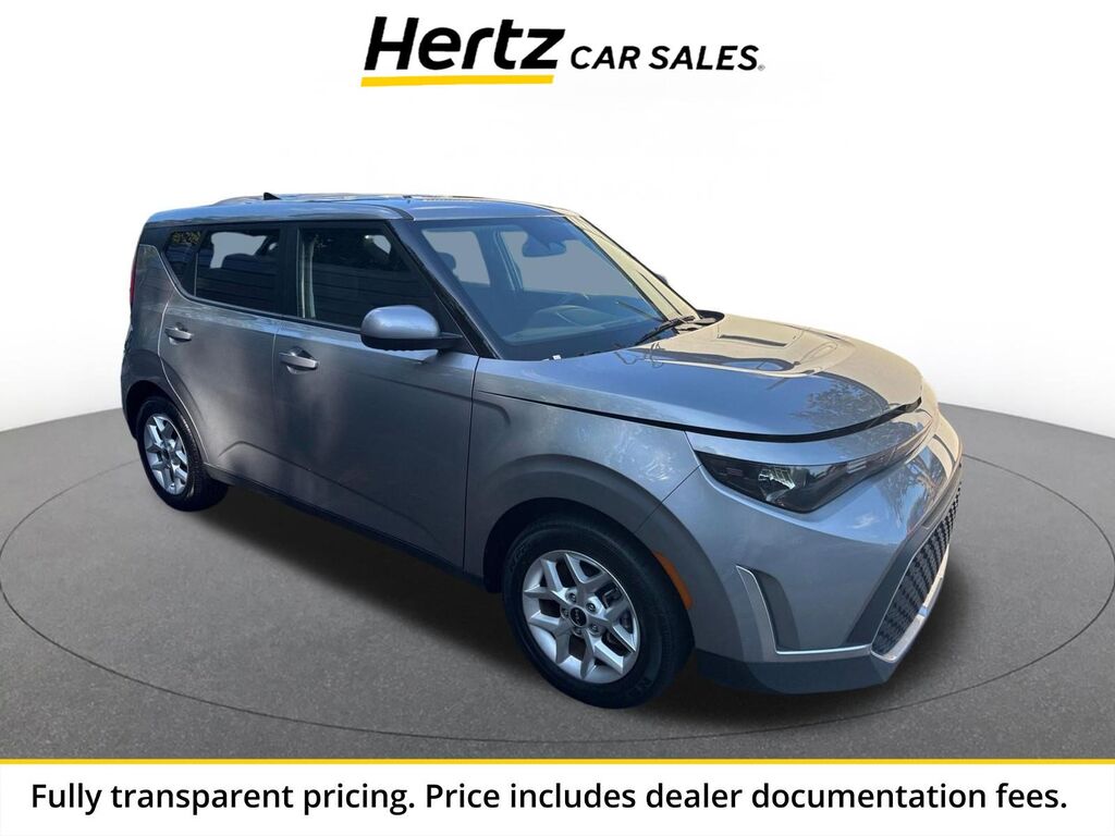 2025 Kia Soul LX — photo 1 of 2