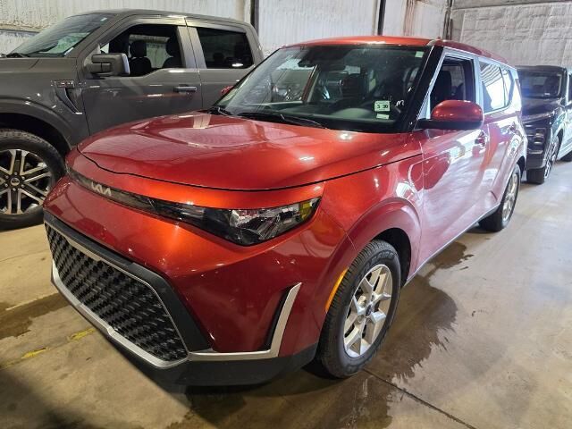 2024 Kia Soul LX — photo 1 of 26