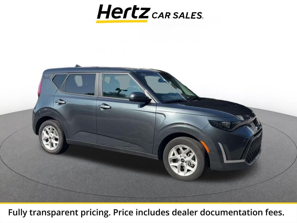 2025 Kia Soul LX — photo 1 of 2