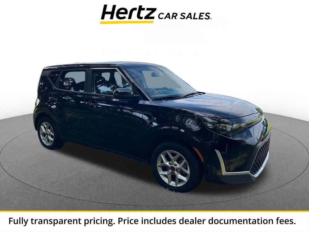 2025 Kia Soul LX — photo 1 of 2