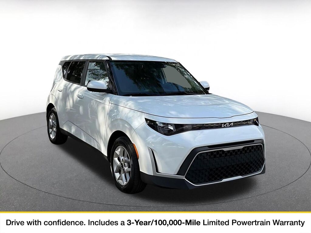 2025 Kia Soul LX — photo 1 of 11