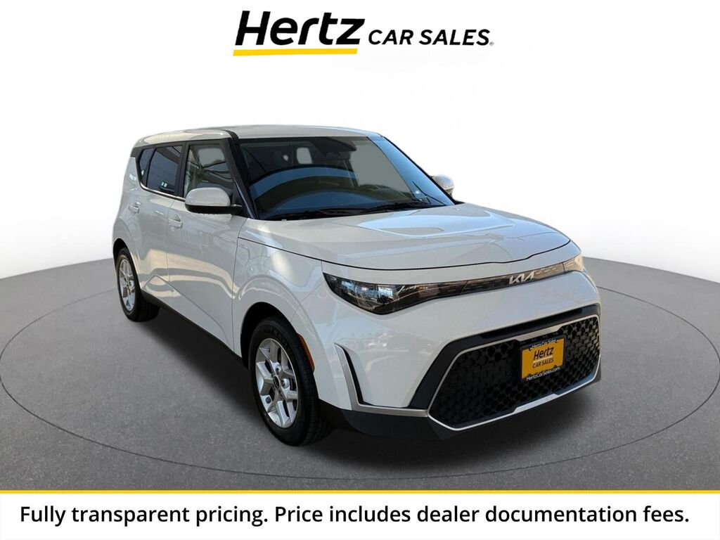2025 Kia Soul LX — photo 1 of 13