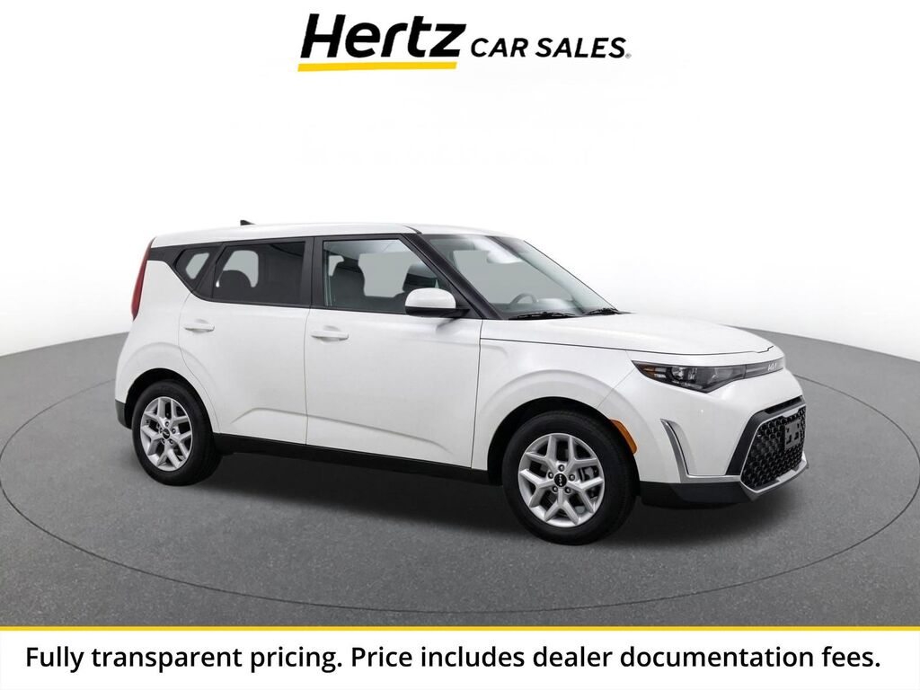 2025 Kia Soul LX — photo 1 of 9
