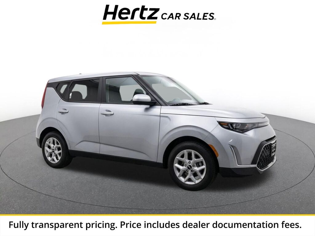 2025 Kia Soul LX — photo 1 of 2