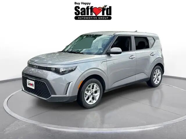 2025 Kia Soul LX — photo 1 of 13