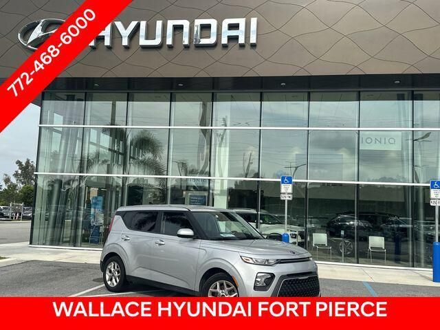 2020 Kia Soul S — photo 1 of 13