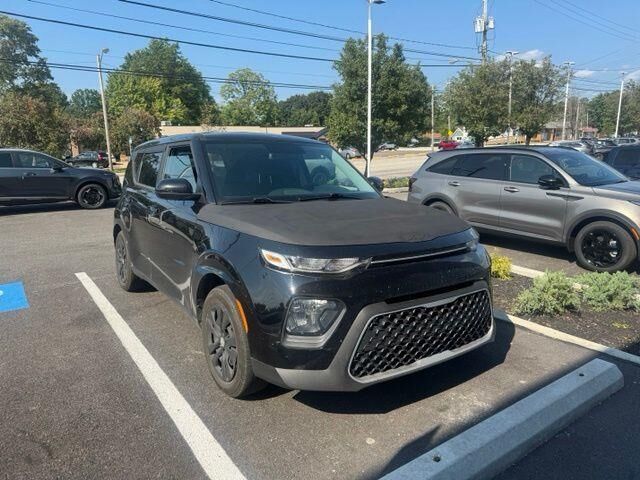 2022 Kia Soul LX — photo 1 of 26