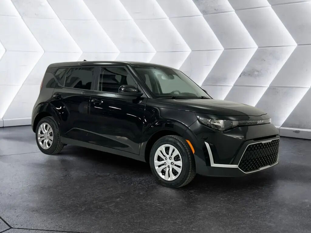 2023 Kia Soul LX — photo 1 of 15