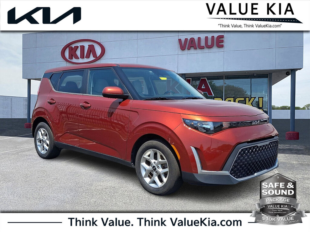 2023 Kia Soul LX — photo 1 of 13