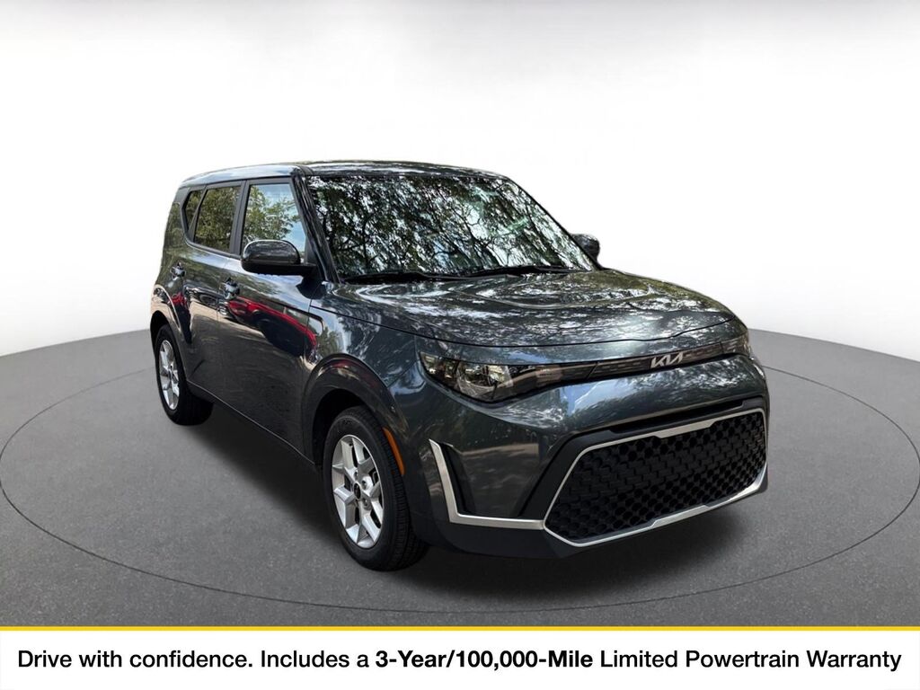2025 Kia Soul LX — photo 1 of 11
