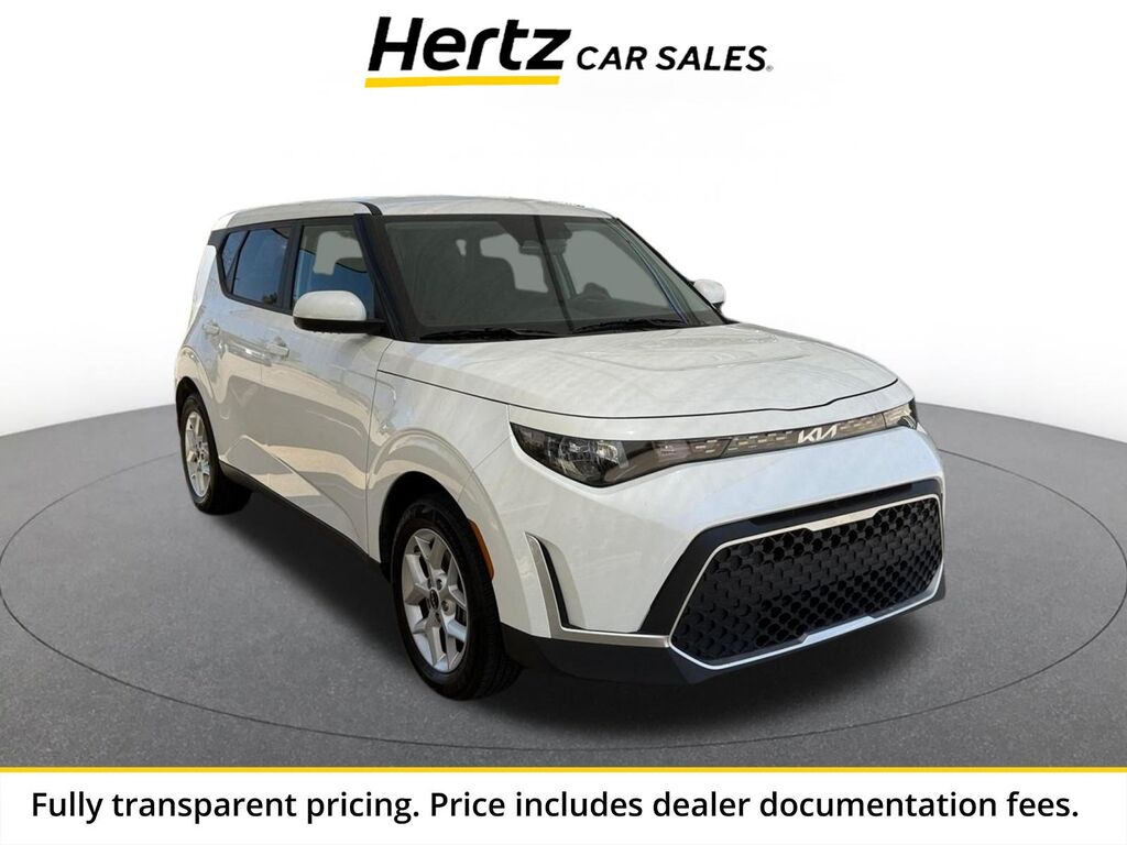 2025 Kia Soul LX — photo 1 of 13