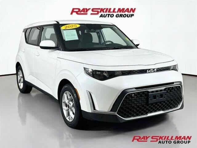 2025 Kia Soul LX — photo 1 of 13