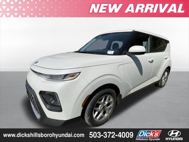 2020 Kia Soul S — photo 1 of 6