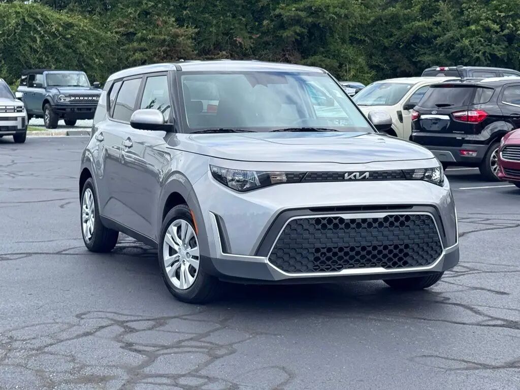2023 Kia Soul LX — photo 1 of 26