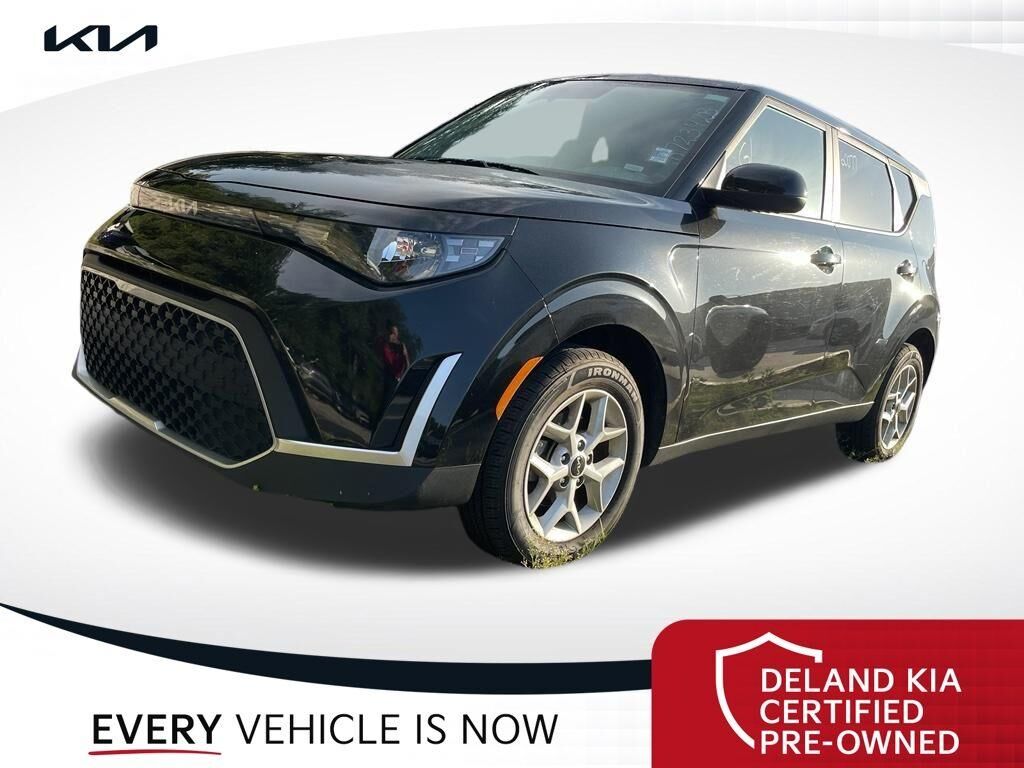 2024 Kia Soul LX — photo 1 of 3