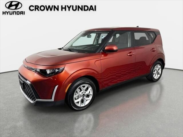 2024 Kia Soul LX — photo 1 of 13