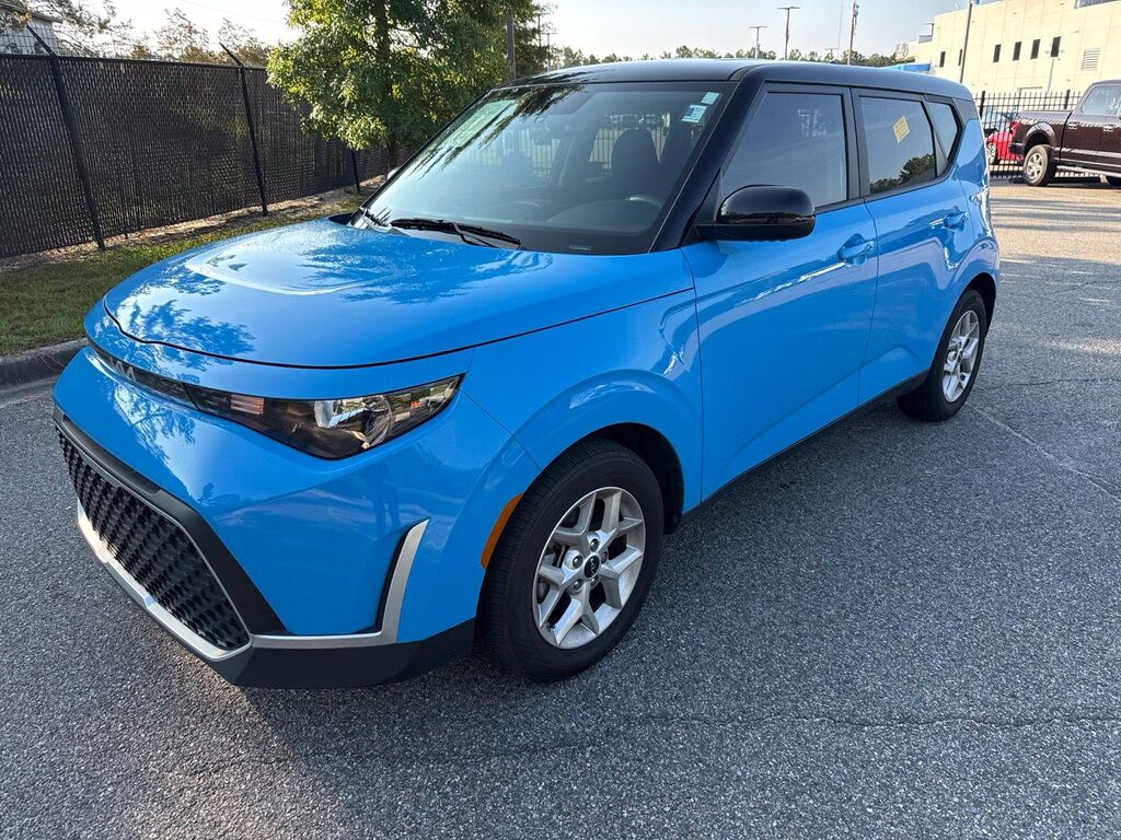 2025 Kia Soul S — photo 1 of 13