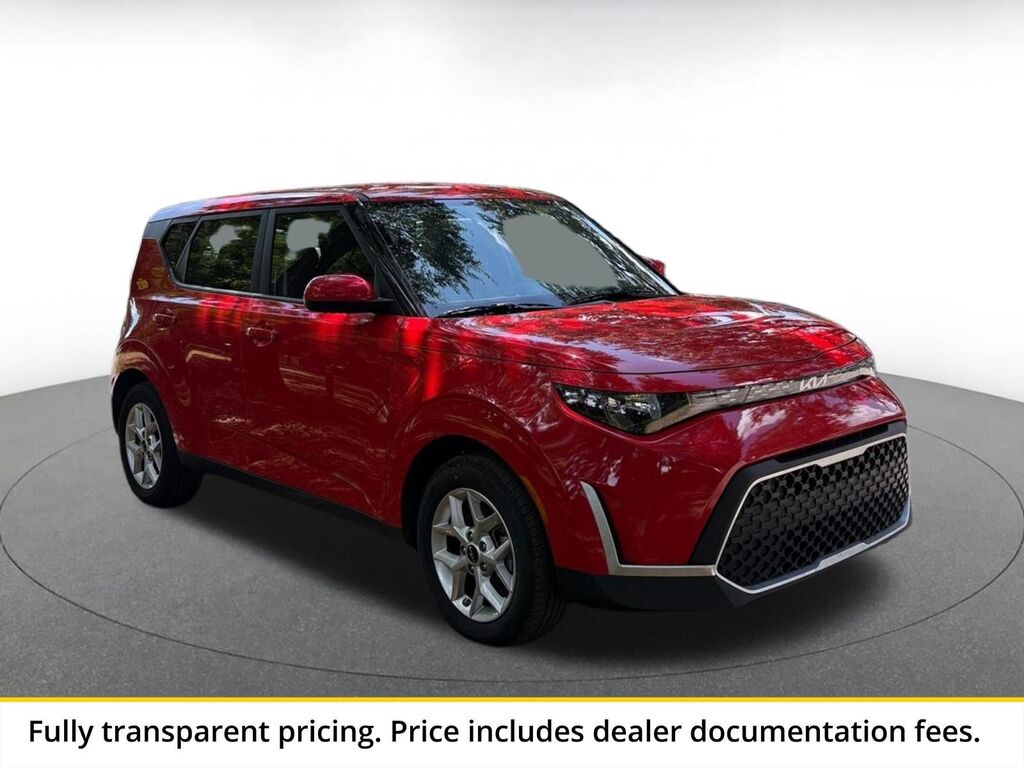 2025 Kia Soul LX — photo 1 of 2