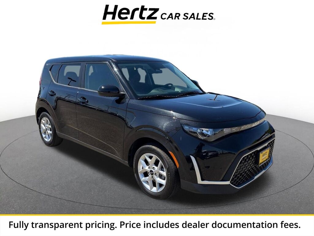 2025 Kia Soul LX — photo 1 of 2