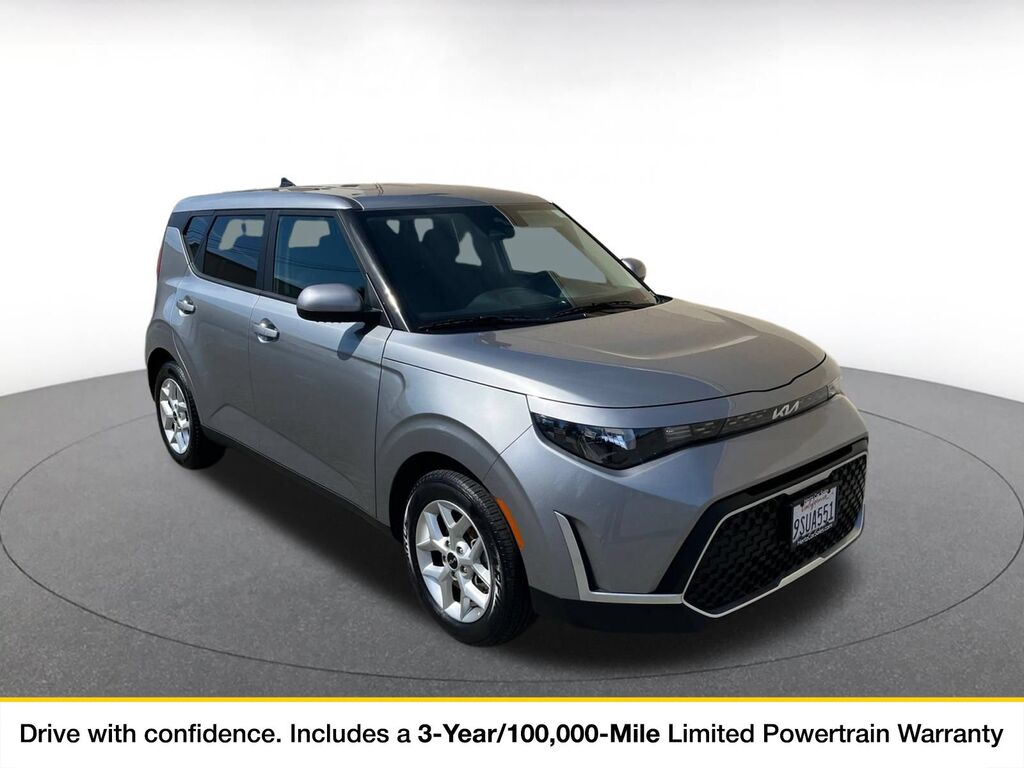 2025 Kia Soul LX — photo 1 of 11