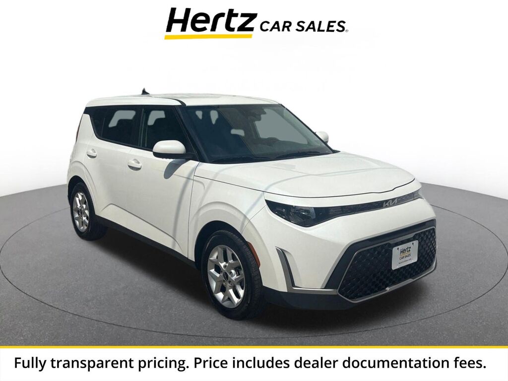 2025 Kia Soul LX — photo 1 of 2