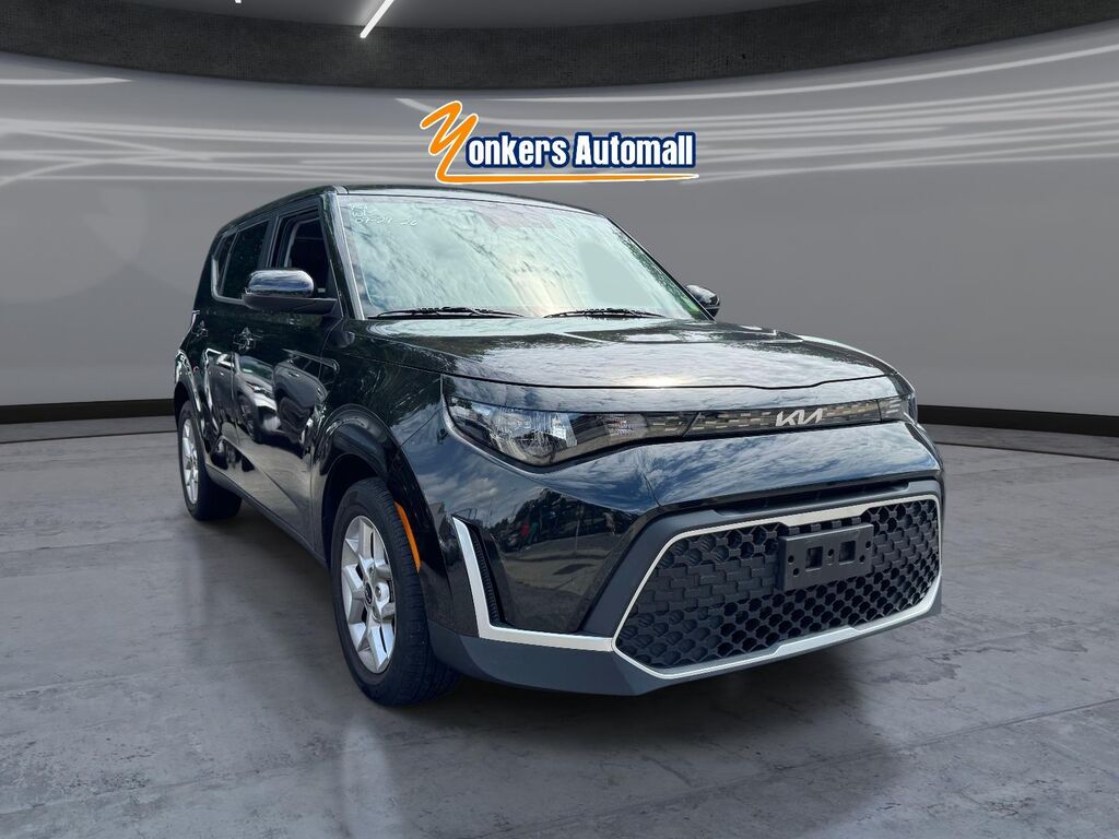2023 Kia Soul LX — photo 1 of 13