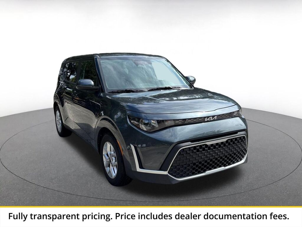 2025 Kia Soul LX — photo 1 of 2