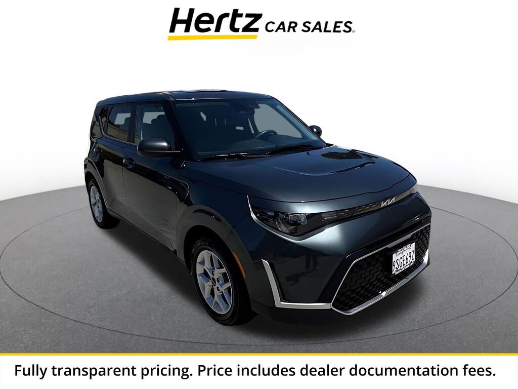 2025 Kia Soul LX — photo 1 of 2