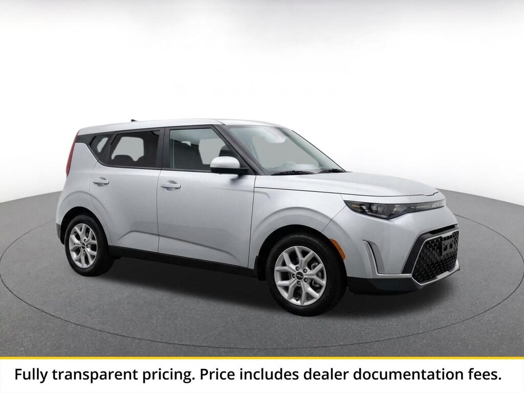 2025 Kia Soul LX — photo 1 of 2