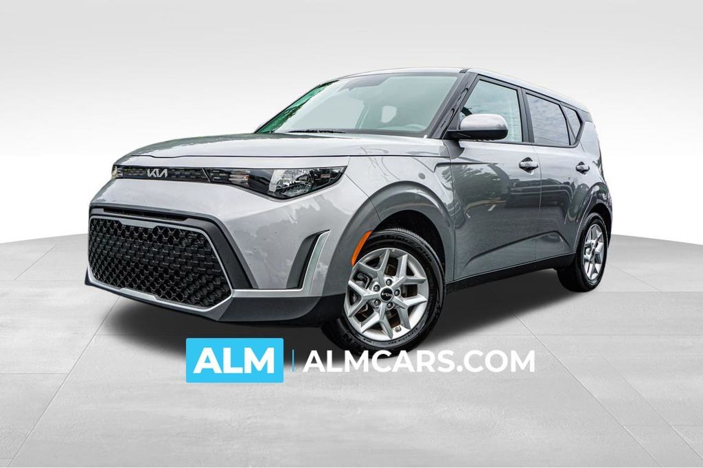 2025 Kia Soul LX — photo 1 of 16