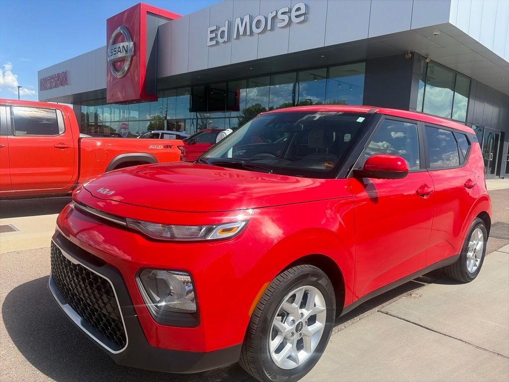 2022 Kia Soul LX — photo 1 of 13