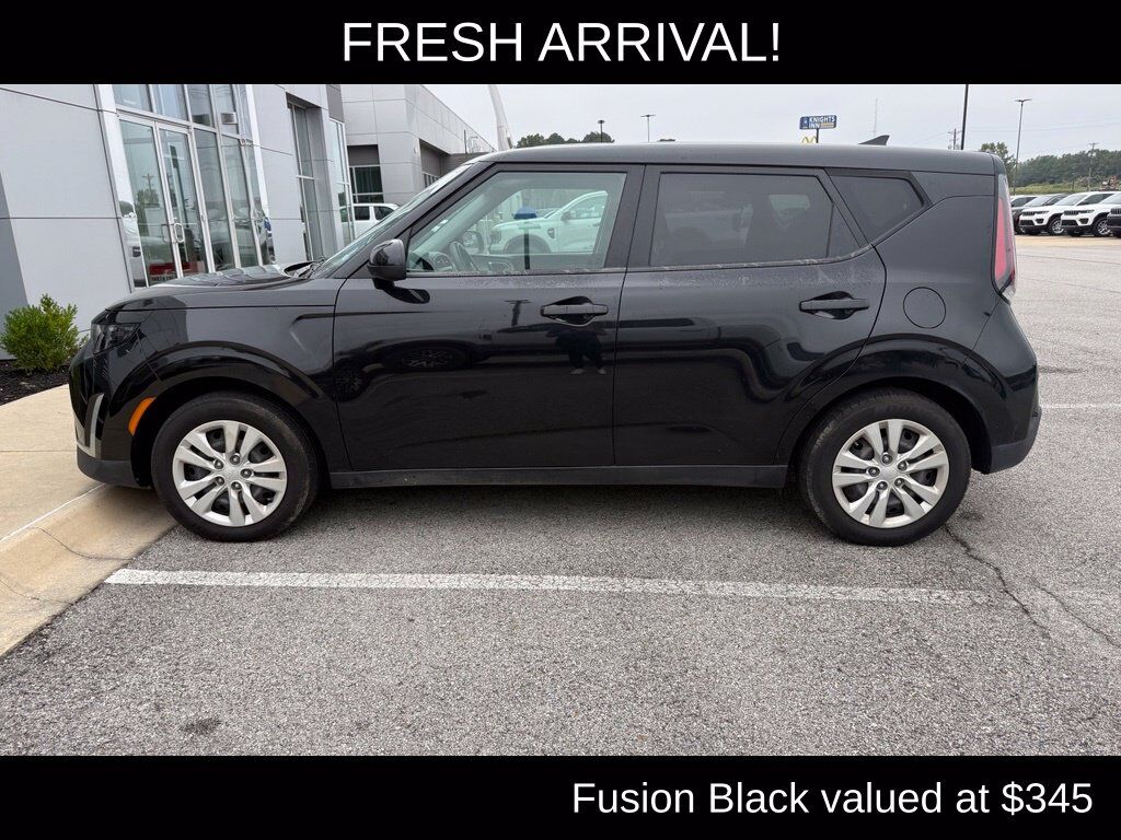 2023 Kia Soul LX — photo 1 of 15