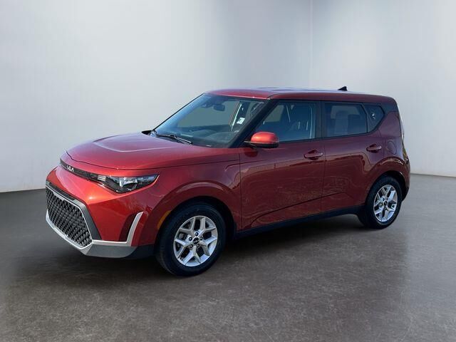 2023 Kia Soul S — photo 1 of 13