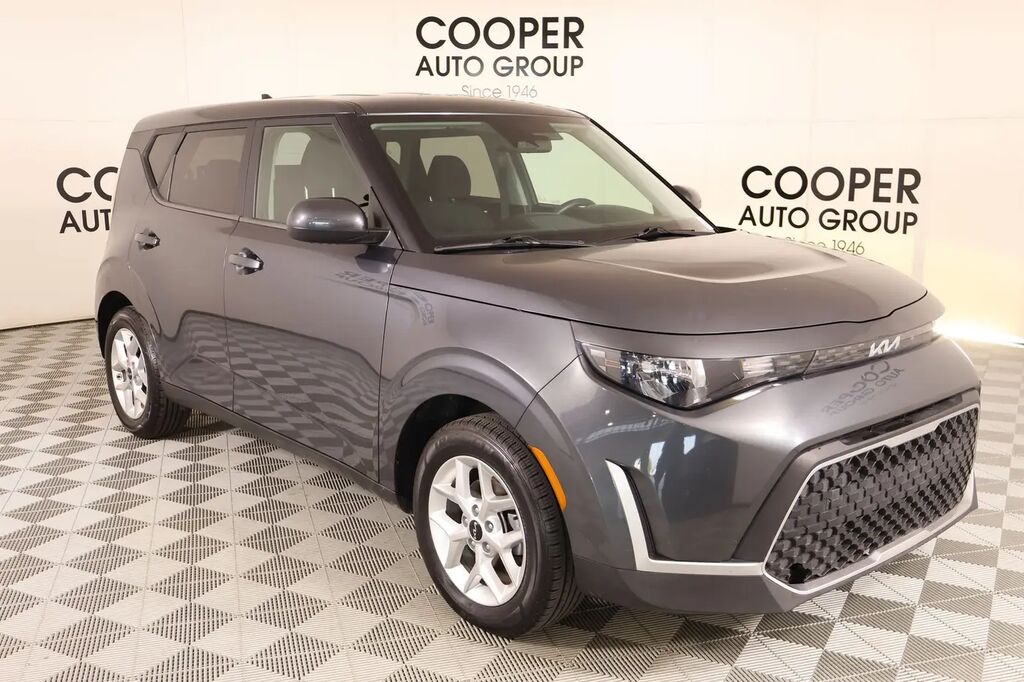 2023 Kia Soul S — photo 1 of 39