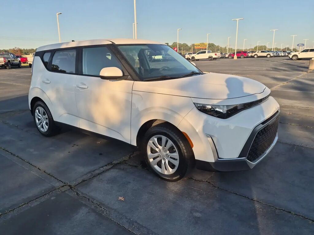 2024 Kia Soul LX — photo 1 of 13