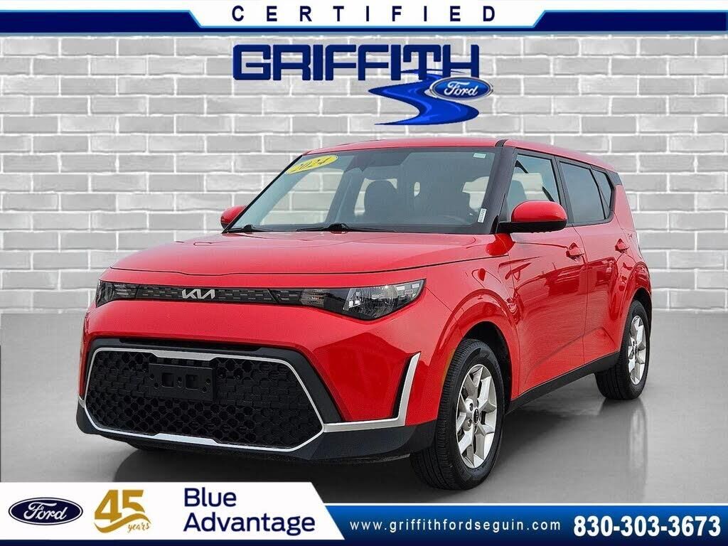 2024 Kia Soul LX — photo 1 of 1
