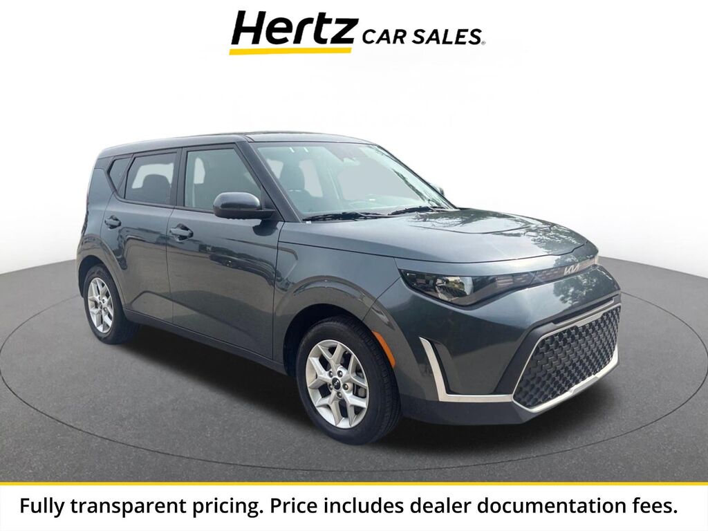 2025 Kia Soul LX — photo 1 of 13