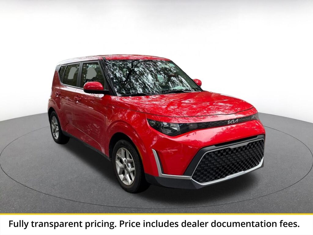 2025 Kia Soul LX — photo 1 of 2
