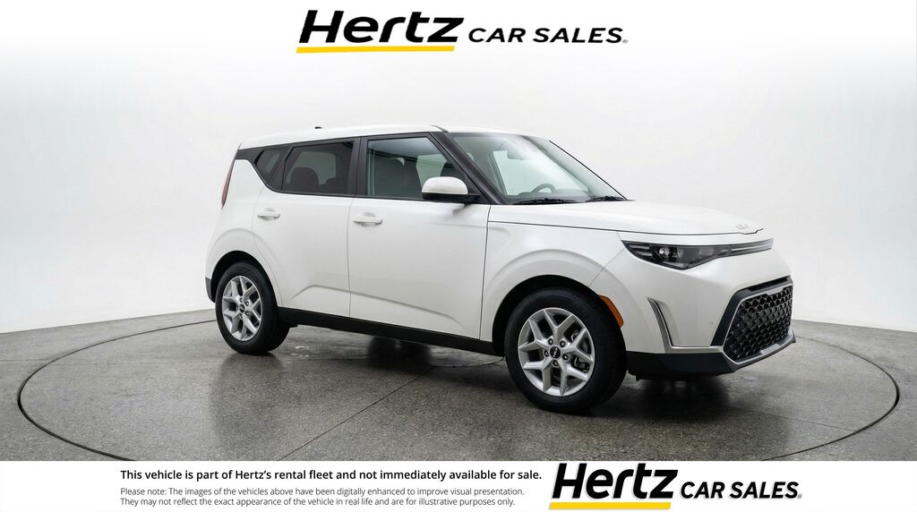 2025 Kia Soul LX — photo 1 of 2