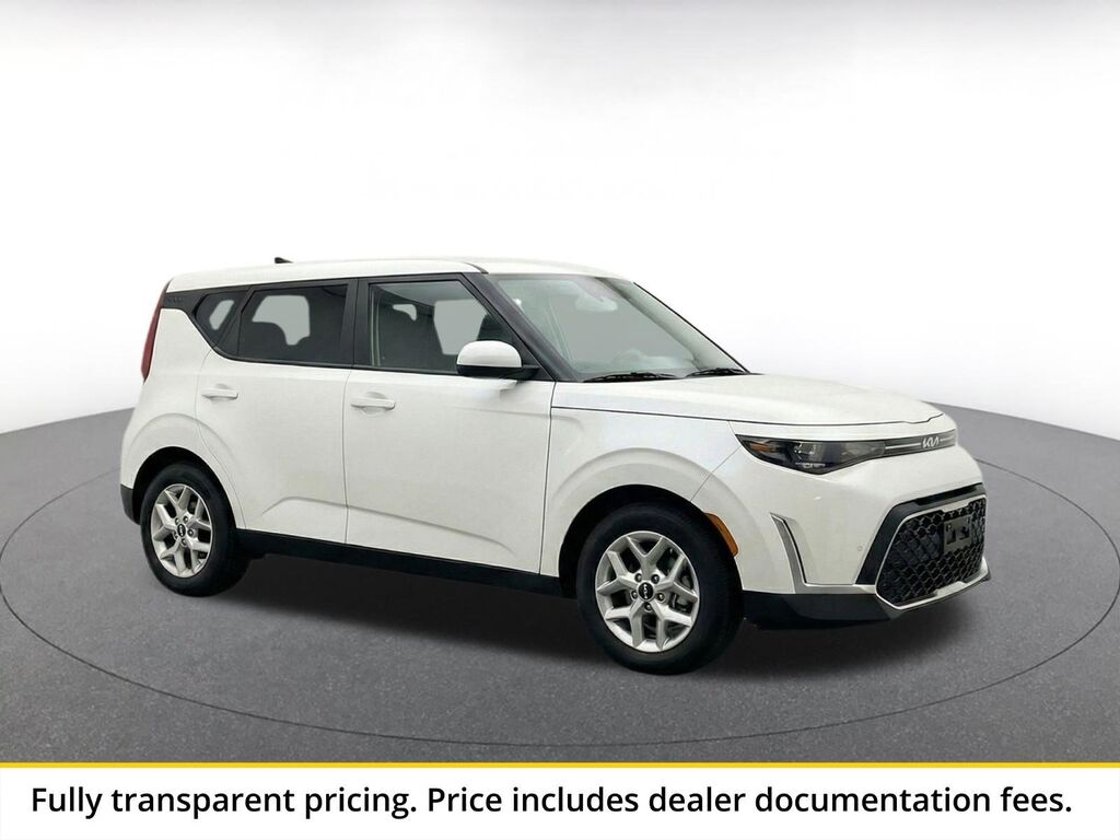 2025 Kia Soul LX — photo 1 of 2