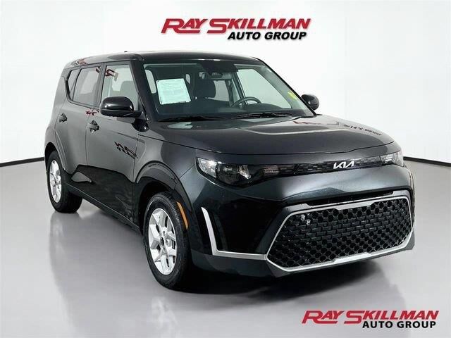 2025 Kia Soul LX — photo 1 of 13