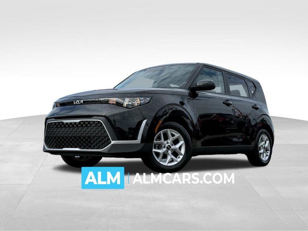 2025 Kia Soul LX — photo 1 of 13