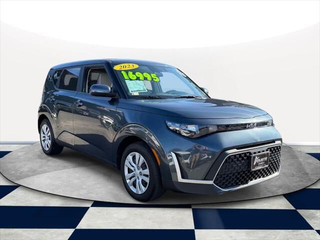 2023 Kia Soul LX — photo 1 of 13