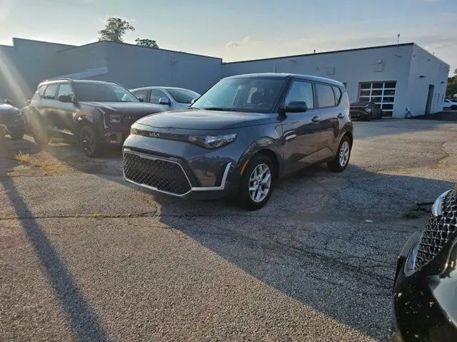 2024 Kia Soul LX — photo 1 of 13