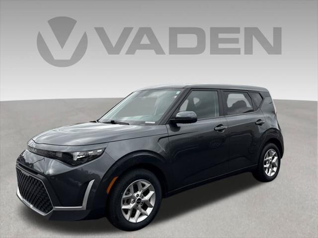 2024 Kia Soul LX — photo 1 of 13